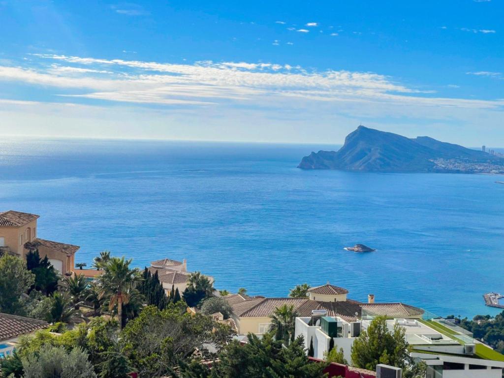 5 bed villa in Altea