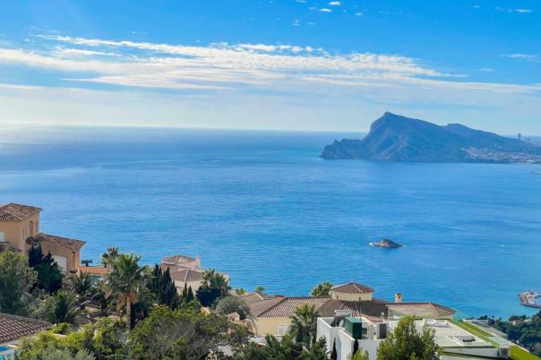 5 bed villa in Altea
