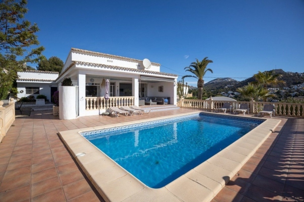4 bed casa / chalet in Moraira
