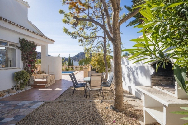 4 bed casa / chalet in Moraira