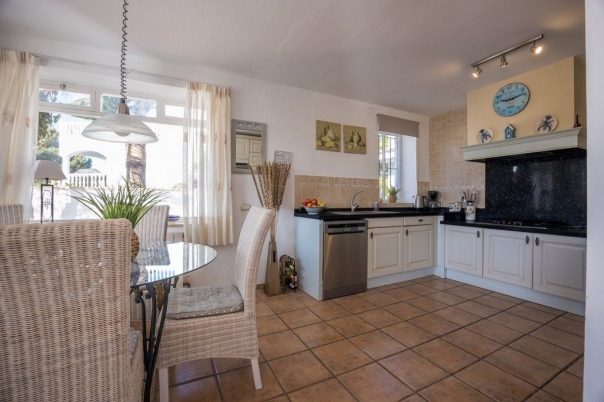 4 bed casa / chalet in Moraira