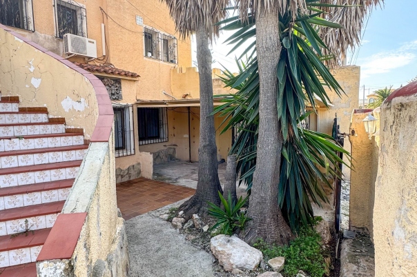 6 bed casa / chalet in Calpe / Calp