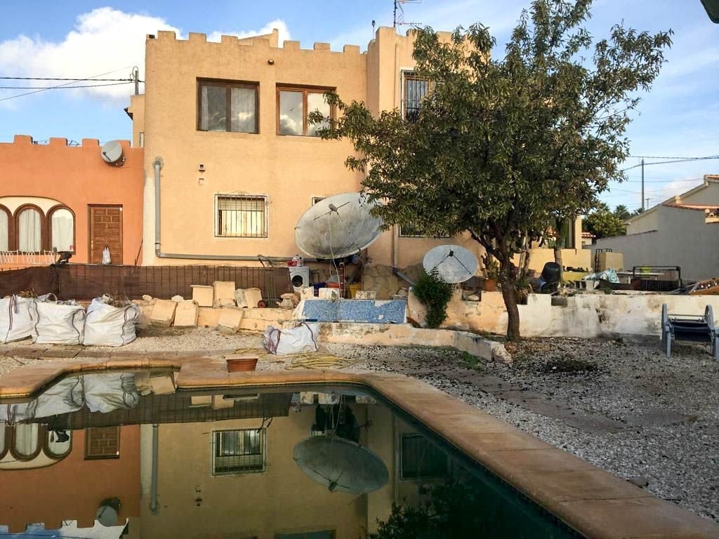 6 bed casa / chalet in Calpe / Calp