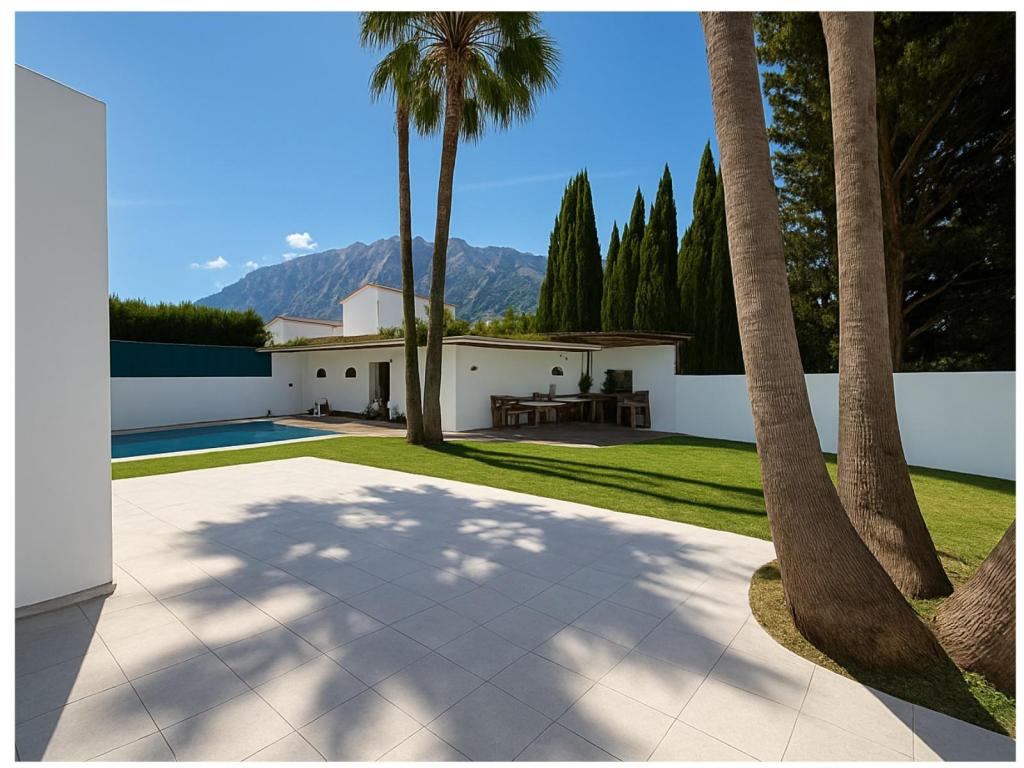5 bed villas in Denia