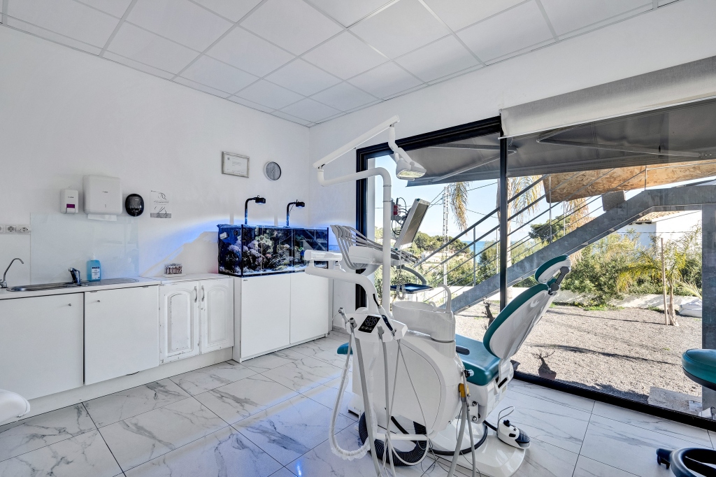 K Sud Dental Clinic - British Dentist Moraira