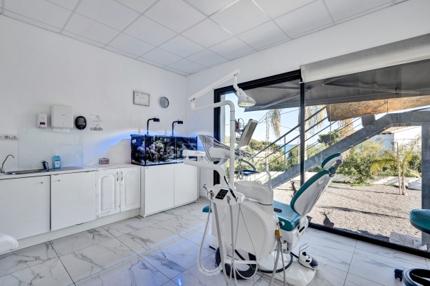 K Sud Dental Clinic - British Dentist Moraira