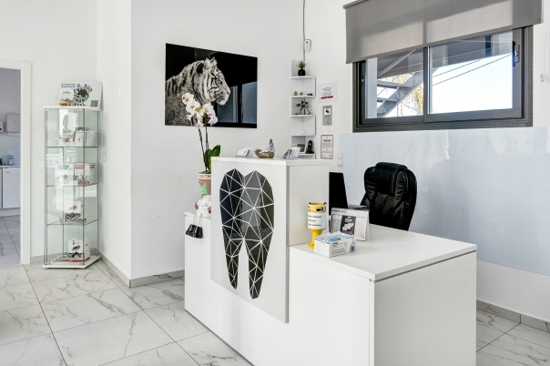 K Sud Dental Clinic - British Dentist Moraira