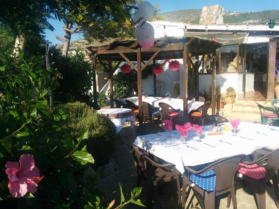 Rusty's Bar & Restaurant