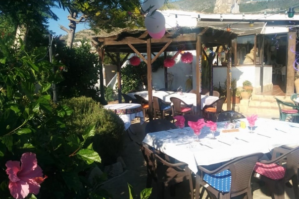 Rusty's Bar & Restaurant