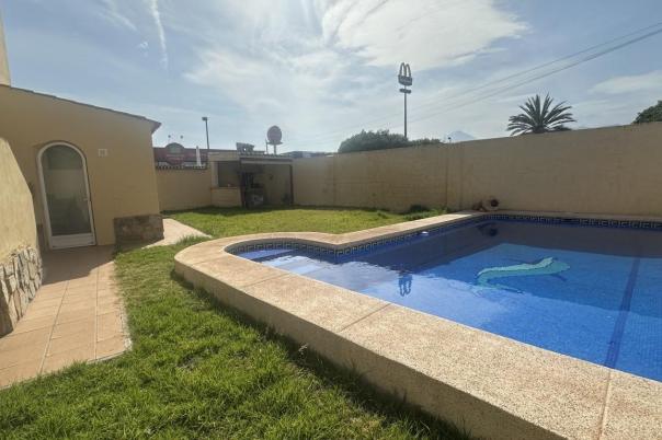 4 bed villa in Albir