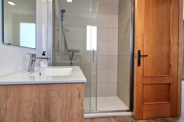 8 bed commercial premises in Denia