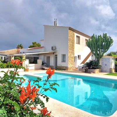 8 bed commercial premises in Denia