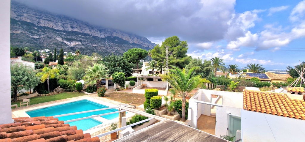 8 bed commercial premises in Denia