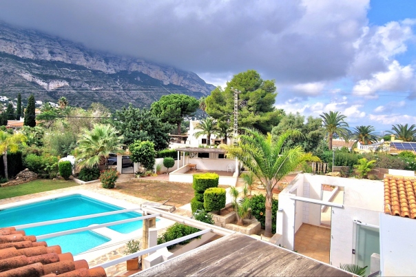 8 bed commercial premises in Denia