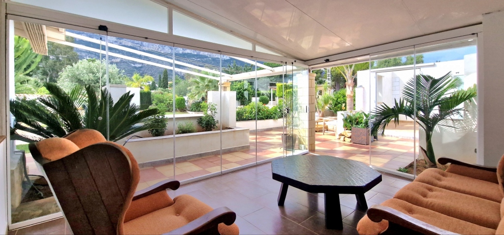 8 bed commercial premises in Denia