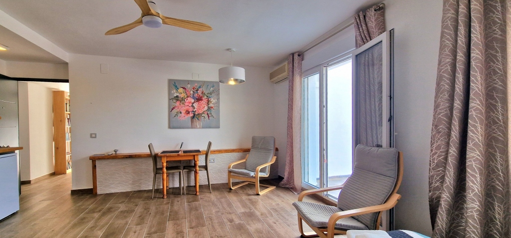 8 bed commercial premises in Denia