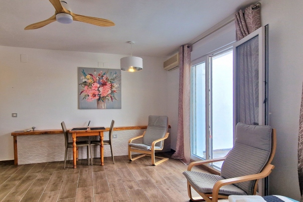 8 bed commercial premises in Denia