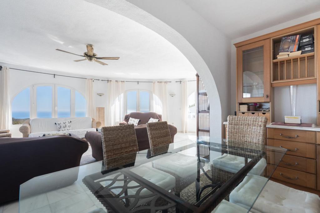 4 bed villa in Benitachell