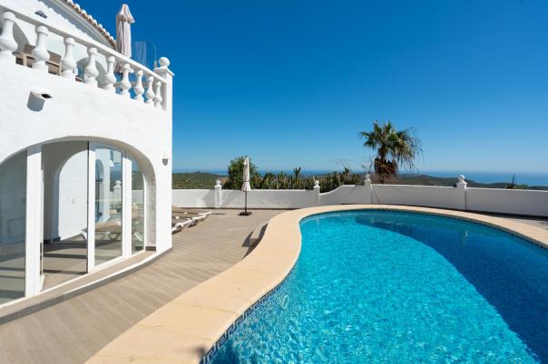 4 bed villa in Benitachell