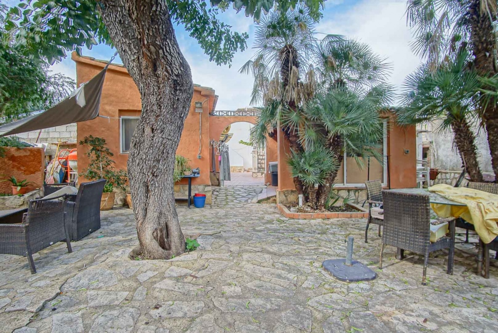 6 bed villa in Denia