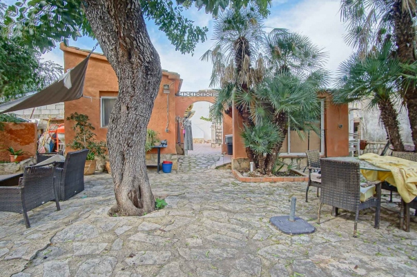 6 bed villa in Denia