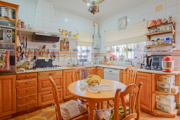 6 bed villa in Denia