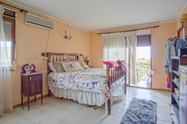 6 bed villa in Denia