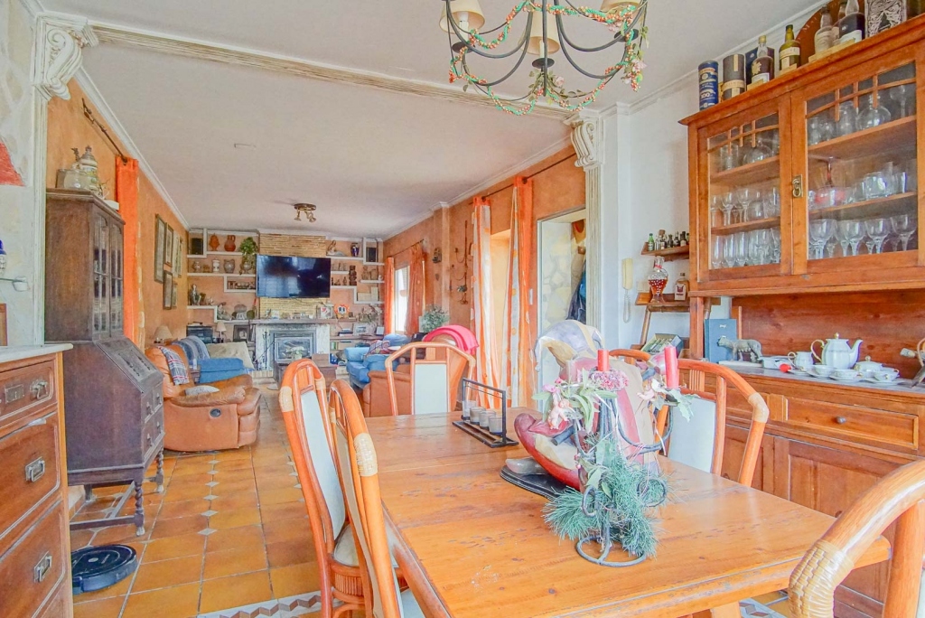 6 bed villa in Denia