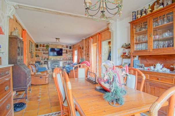 6 bed villa in Denia