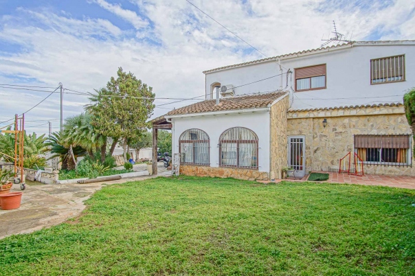 6 bed villa in Denia