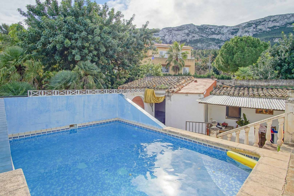 6 bed villa in Denia