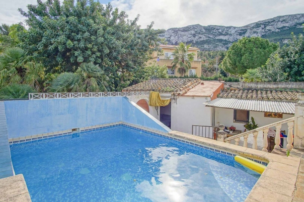 6 bed villa in Denia