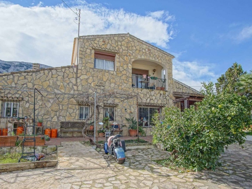 6 bed villa in Denia