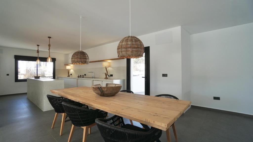 4 bed villas in Moraira