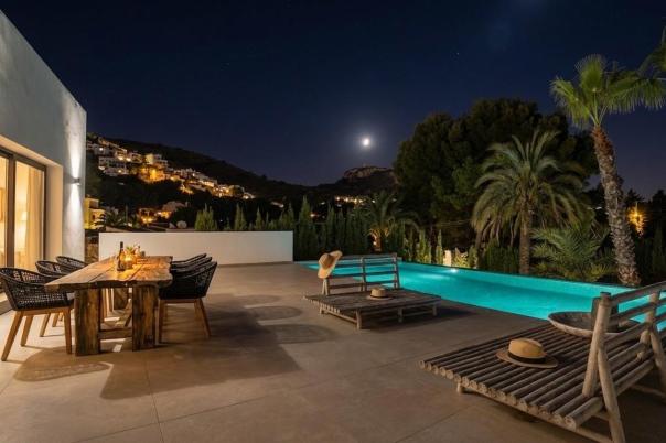 4 bed villas in Moraira