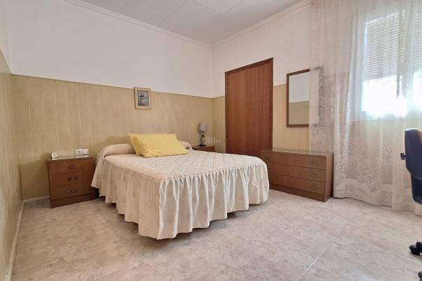 4 bed semi-detached in Alicante/Alacant