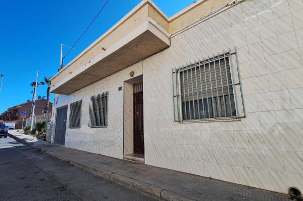 4 bed semi-detached in Alicante/Alacant
