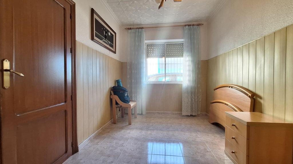 4 bed semi-detached in Alicante/Alacant