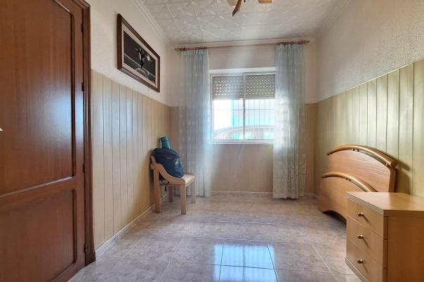 4 bed semi-detached in Alicante/Alacant