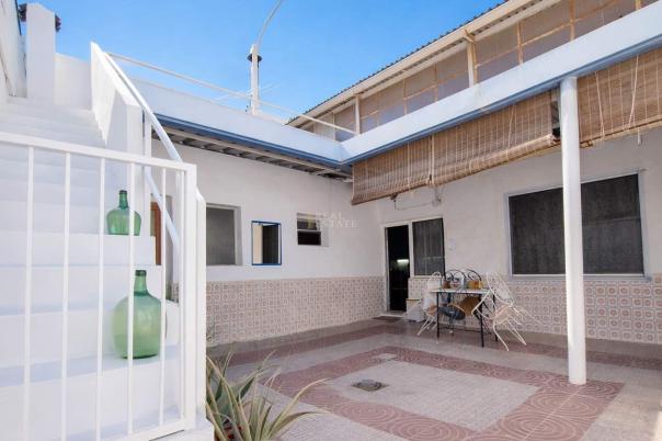 4 bed semi-detached in Alicante/Alacant