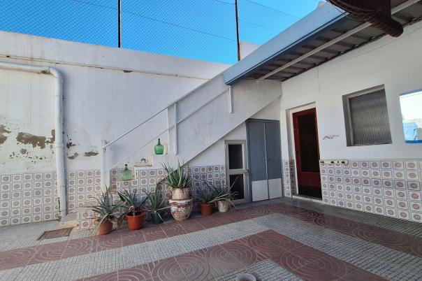 4 bed semi-detached in Alicante/Alacant
