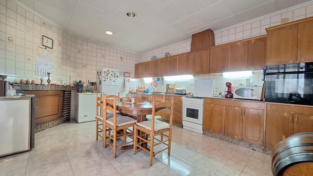 4 bed semi-detached in Alicante/Alacant