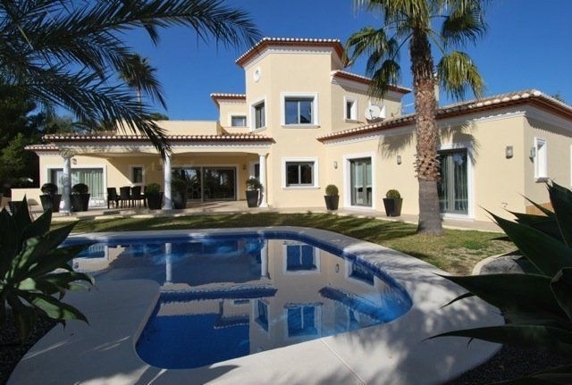 4 bed casa / chalet in Benissa