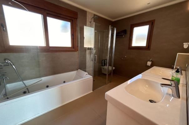 5 bed villas in Javea