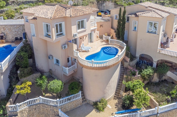 4 bed villa in Benitachell