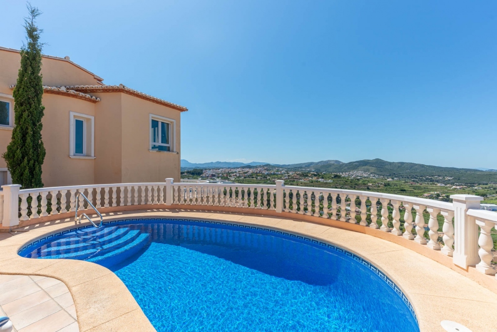 4 bed villa in Benitachell