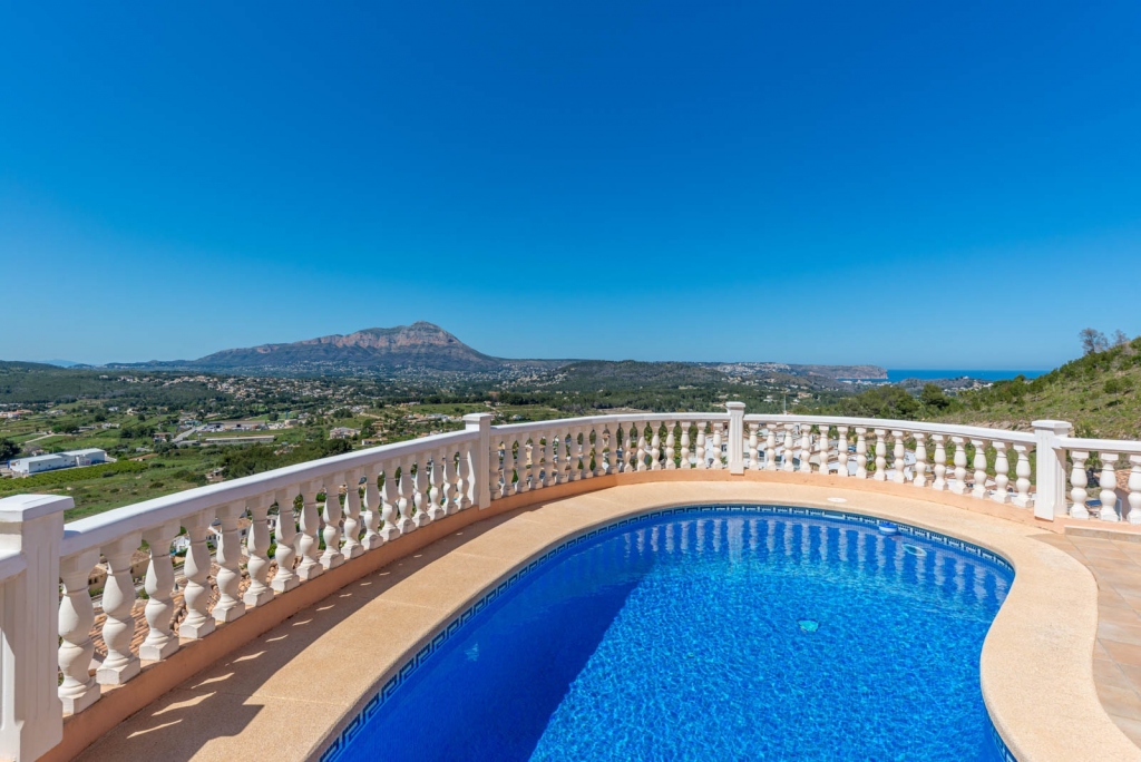 4 bed villa in Benitachell