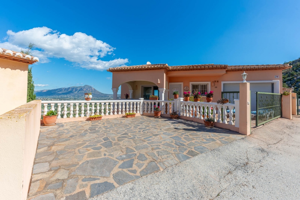 4 bed villa in Benitachell