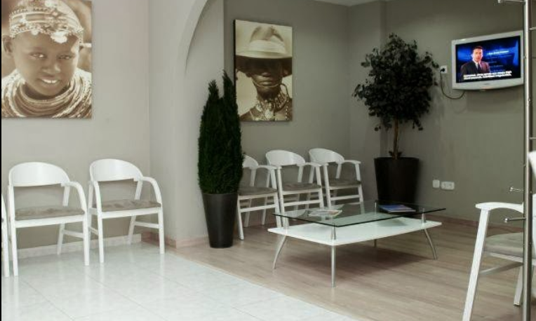 Clinica Dental la Plaza - Dentist & Beauty Clinic Javea