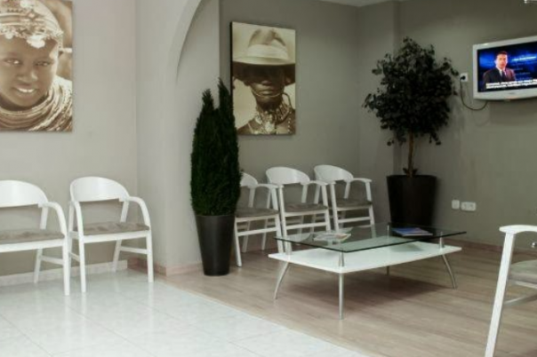 Clinica Dental la Plaza - Dentist & Beauty Clinic Javea